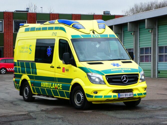 Falck og Region Sjælland skal fremover deles om ambulancekørslen